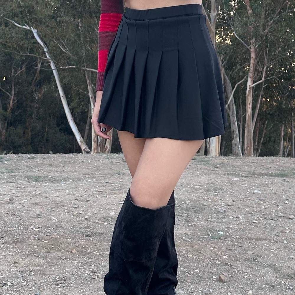 HALARA BLACK SKIRT